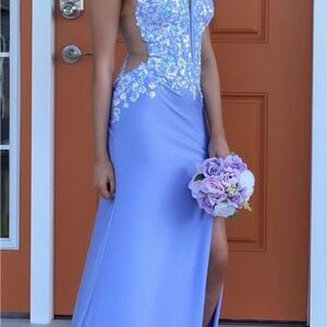 Chic Lilac Prom Dress with Floral Accents